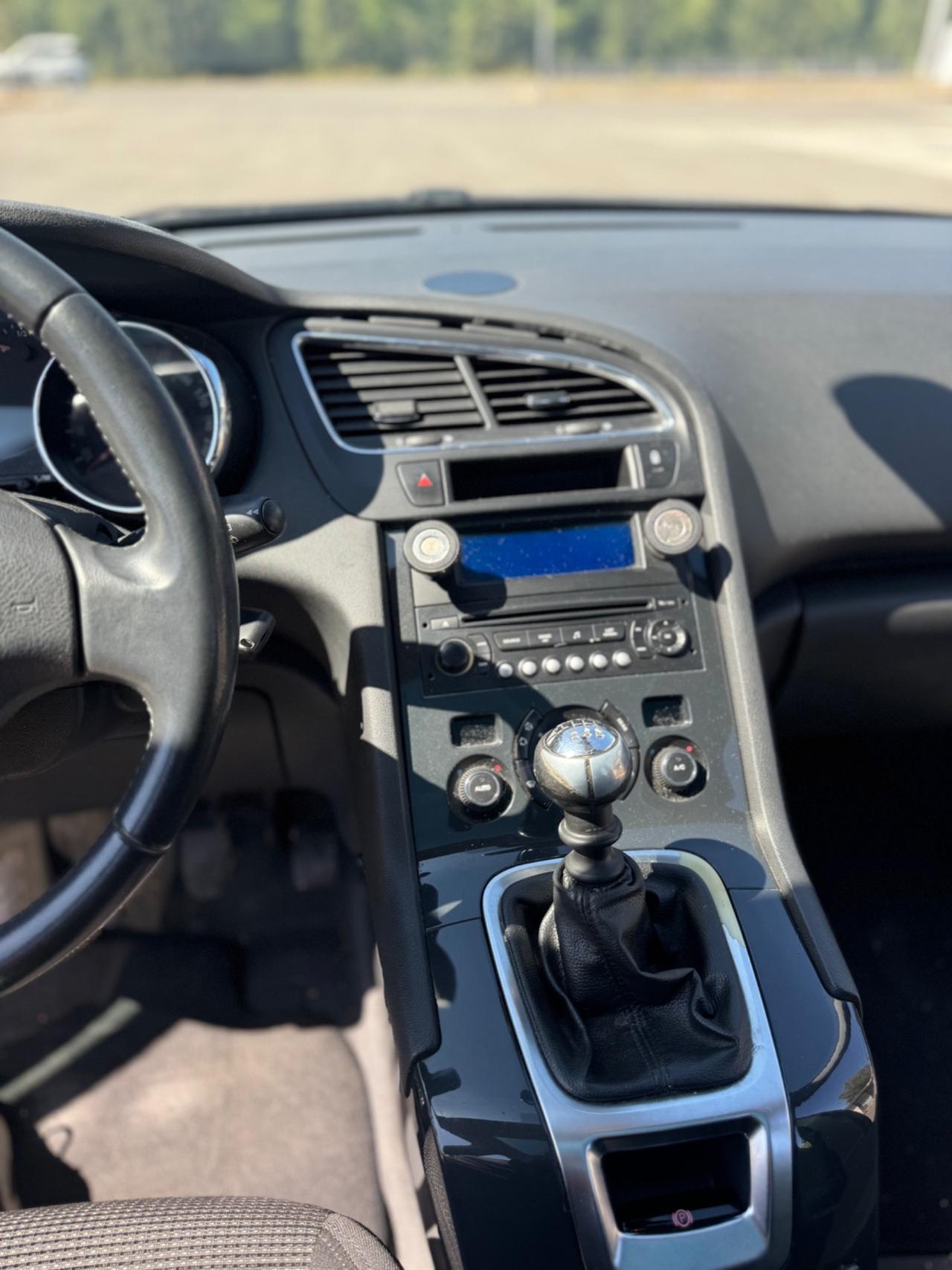 Peugeot 5008 1.6 HDi 112CV Premium