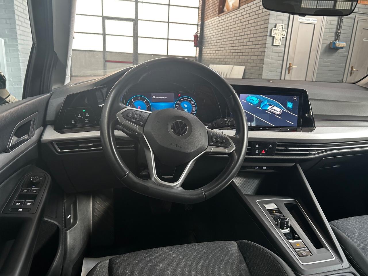 Volkswagen Golf Variant 2.0 TDI SCR DSG Life neopatentati