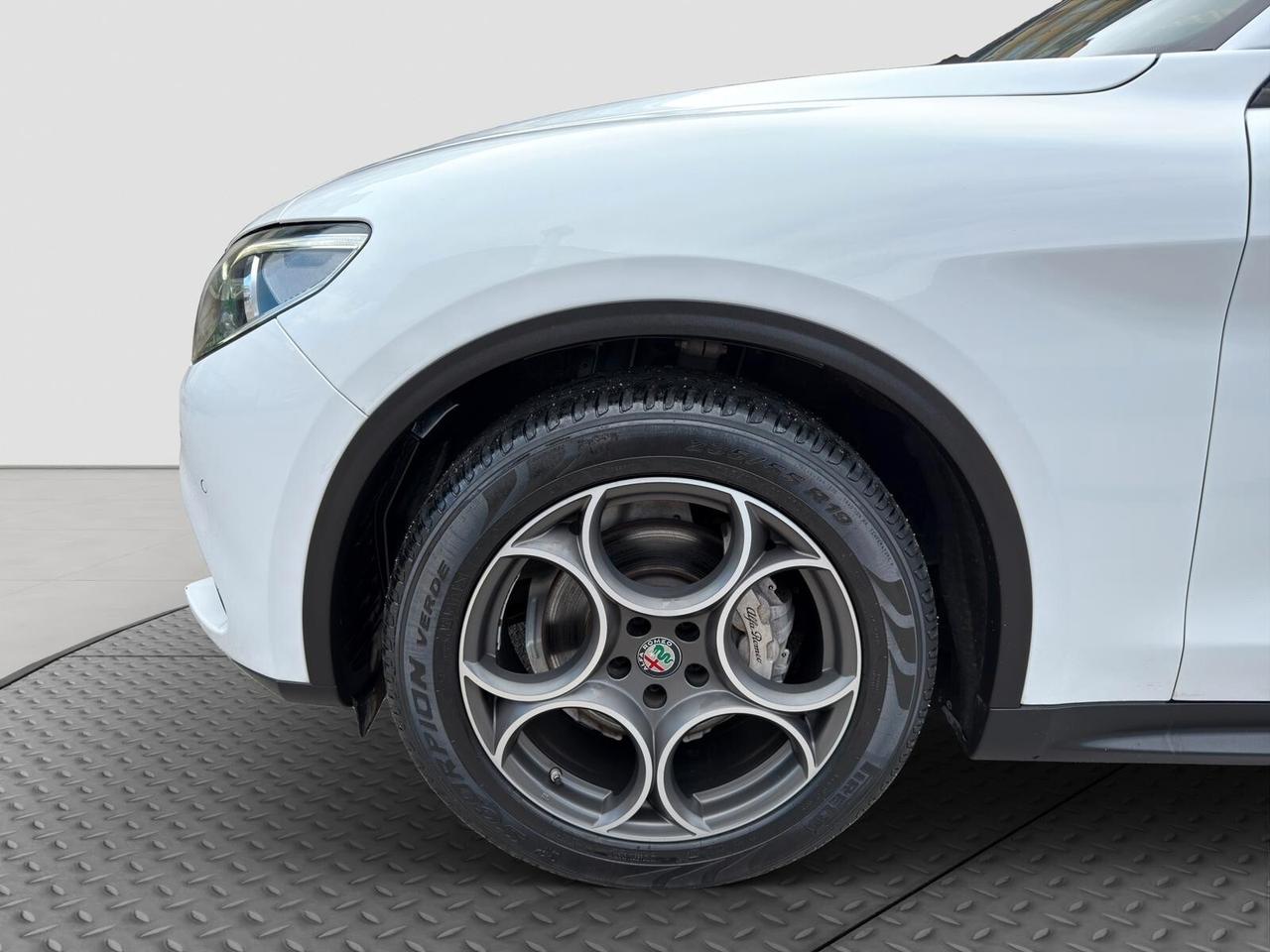 Alfa Romeo Stelvio 2.2 Turbodiesel 160 CV AT8 RWD Sport-Tech 2019