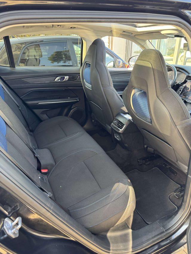 LYNK & CO 01 1.5 td phev auto