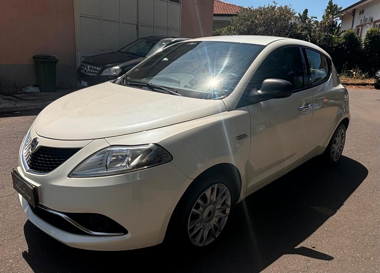 Lancia Ypsilon 1.2 69 CV 5 porte GPL Ecochic Silver