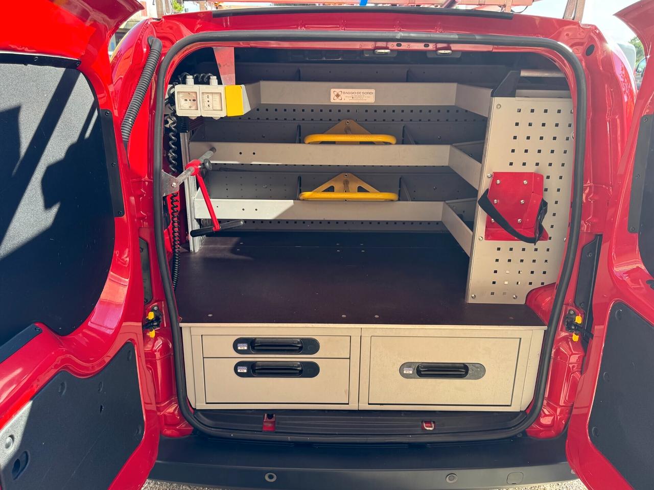 Fiat Fiorino 1.3 mjt 95cv Adventure ALLESTITO OFFICINA