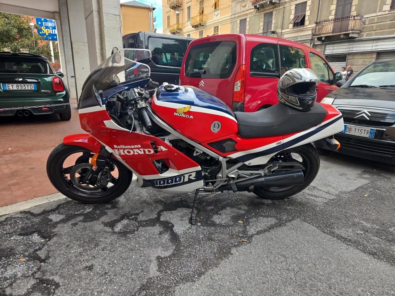 HONDA VF1000R 1985 – FMI – CARENE ORIGINALI – OTTIME CONDIZIONI