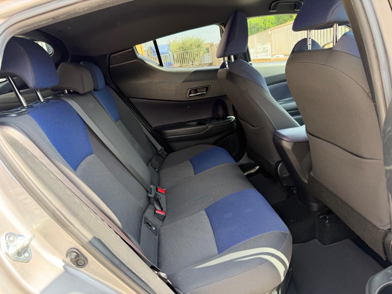 Toyota C-HR 1.8 Hybrid E-CVT Active