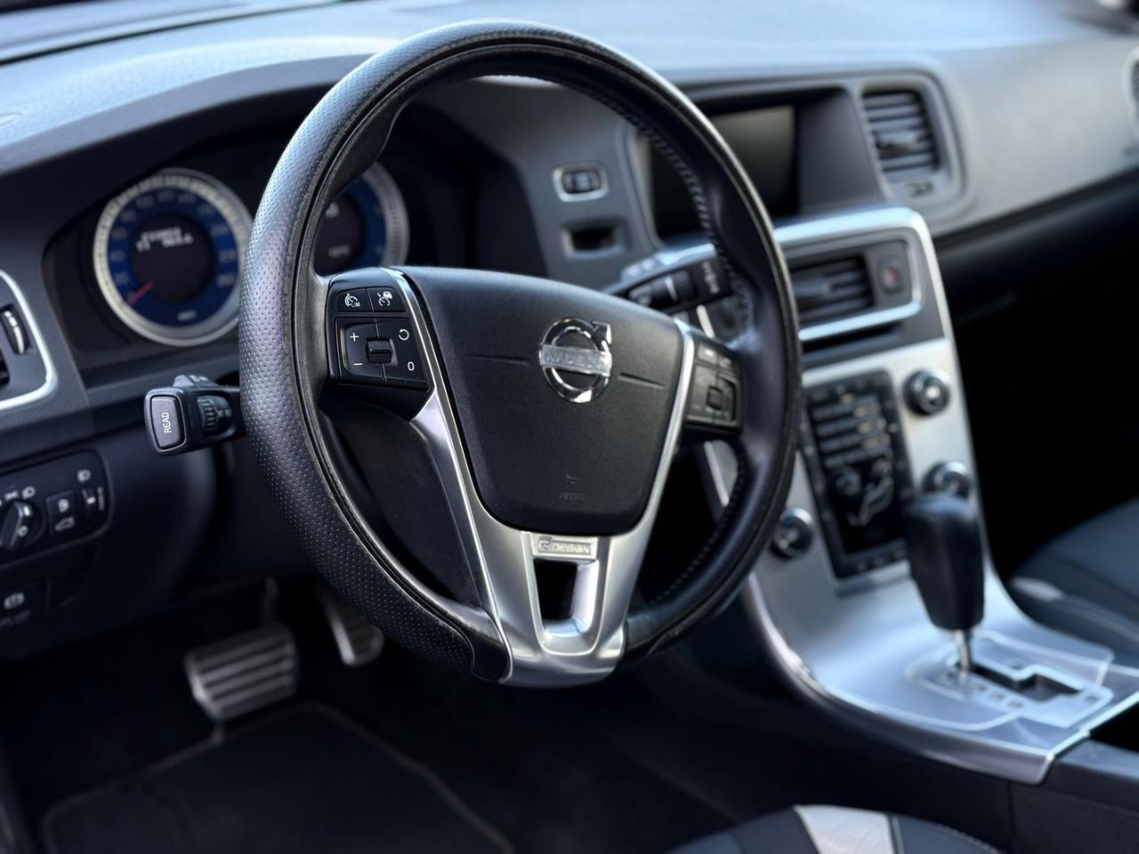 Volvo V60 D5 Geartronic R-design