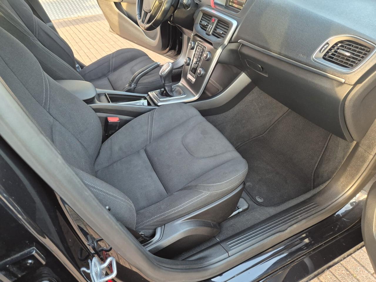 Volvo V40 D2 1.6 Kinetic E5B--IN PREPARAZIONE!