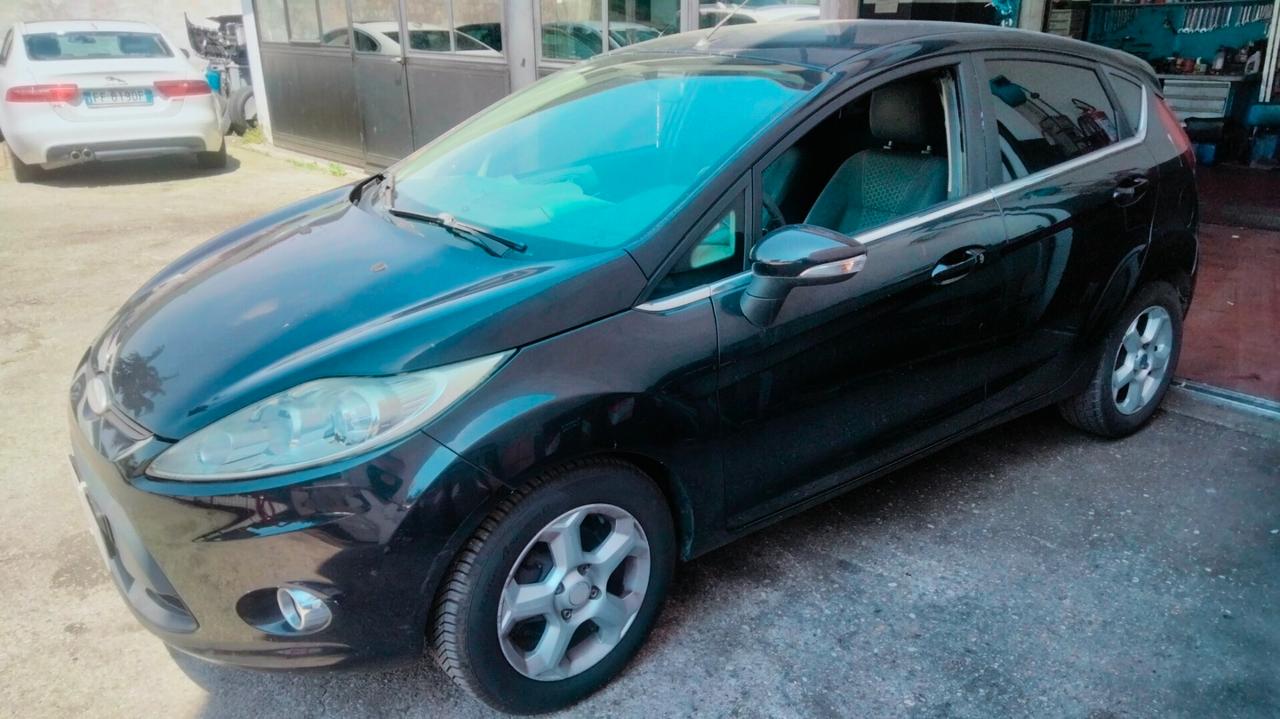 Ford Fiesta 1.4 5 porte Bz.- GPL Titanium