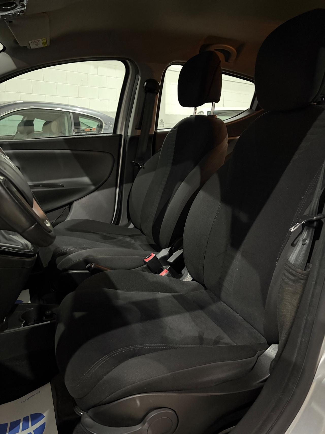 Lancia Ypsilon 0.9 TwinAir 85 CV