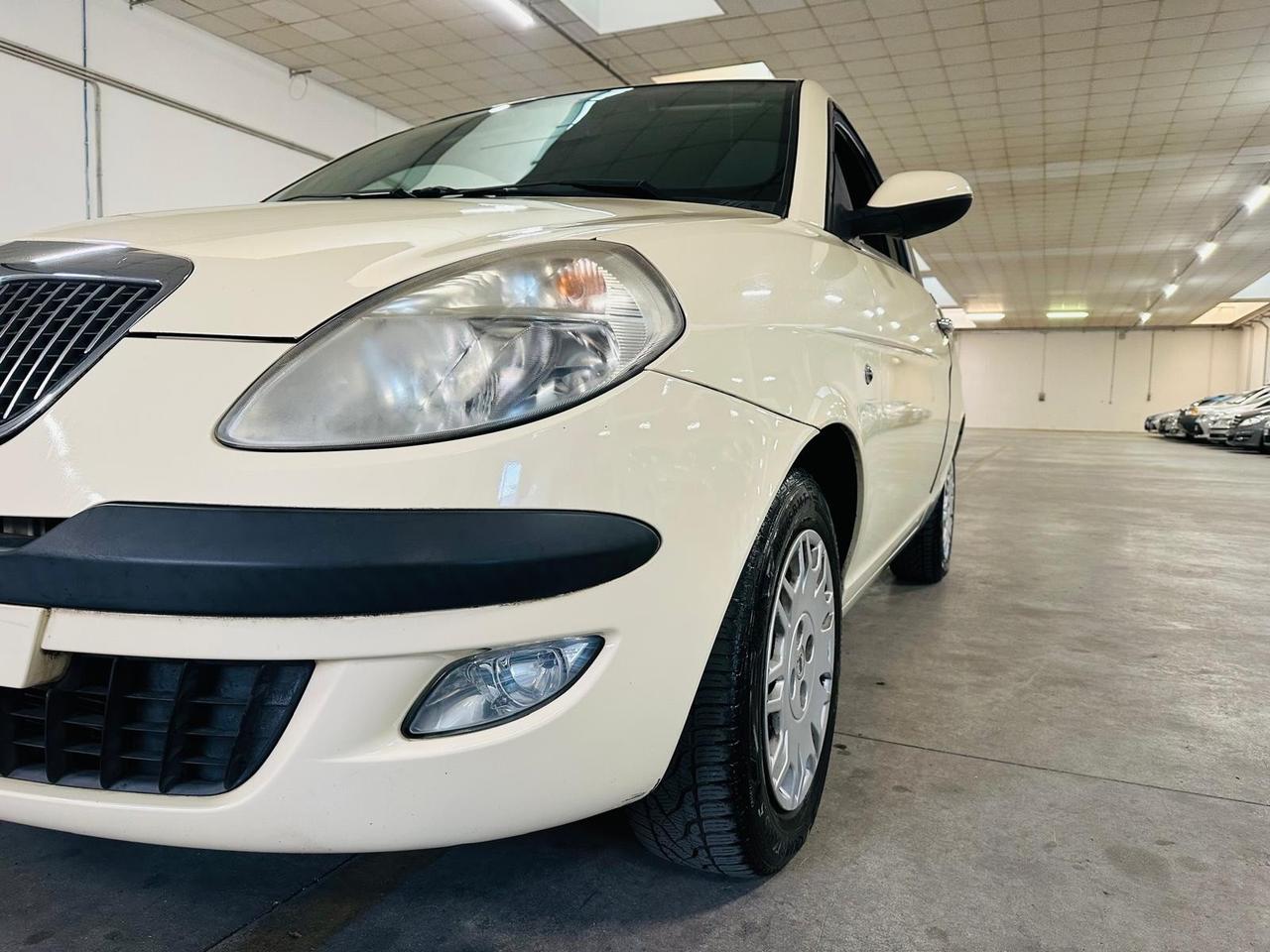 Lancia Ypsilon 1.2 Argento