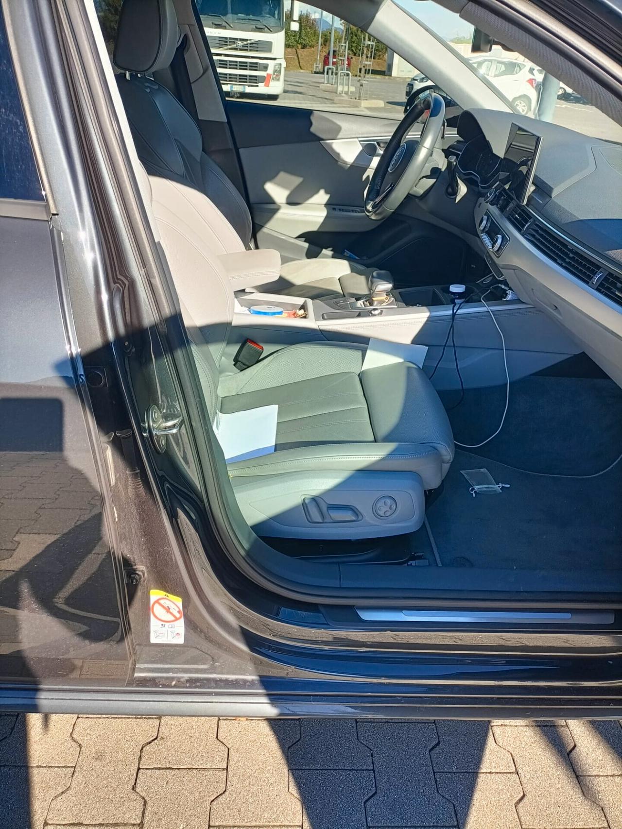 Audi A4 Avant 40 TDI S tronic LED+TETTO-18"-GANCIO