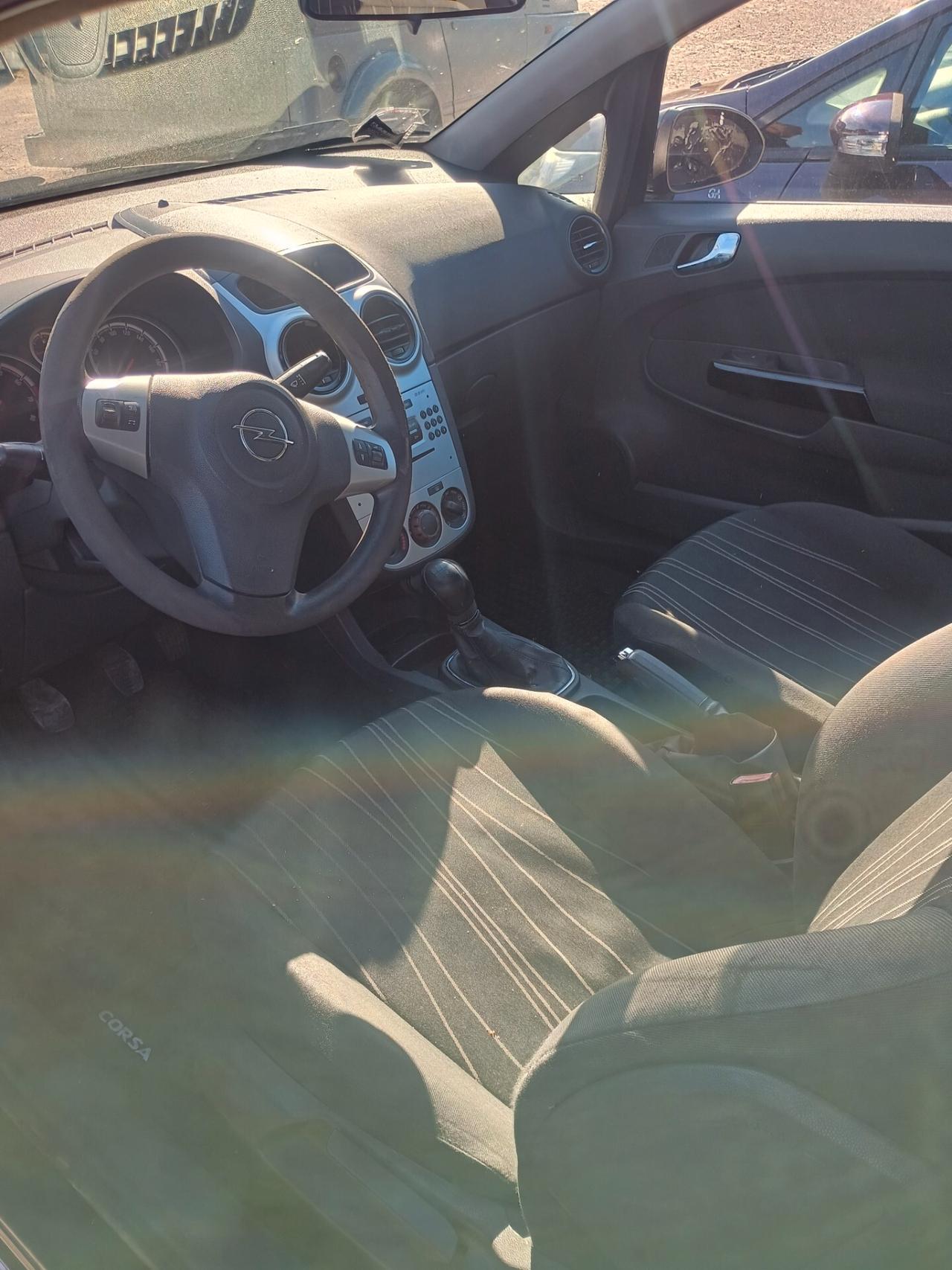 Opel Corsa 1.2 80CV 3 porte GPL-TECH Club