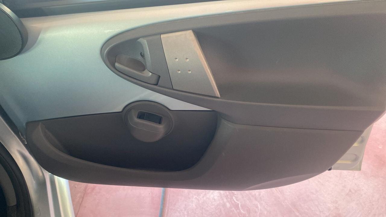 Toyota Aygo 1.0 12V VVT-i 5 porte