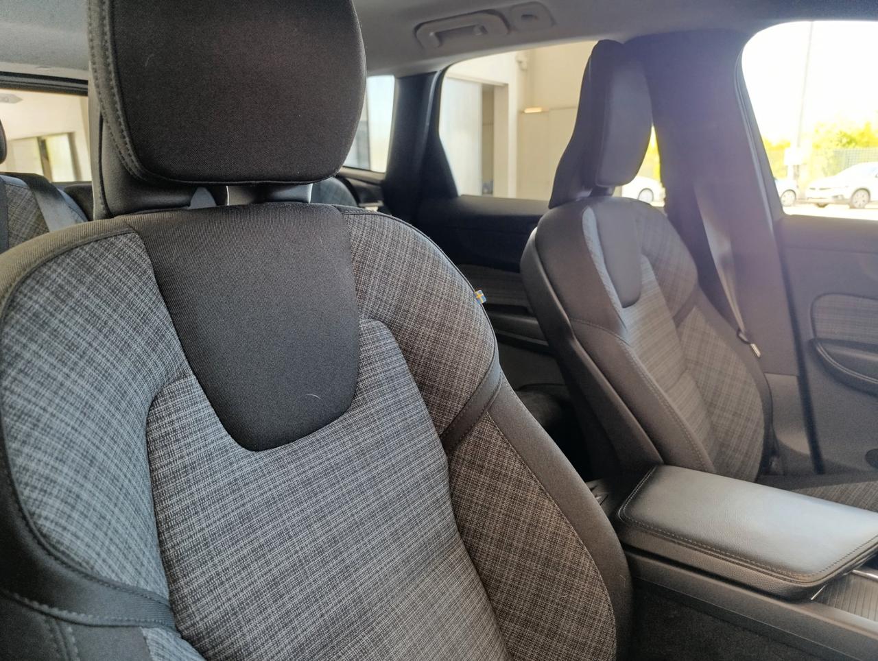 Volvo XC60 2.0 b4 Core awd auto