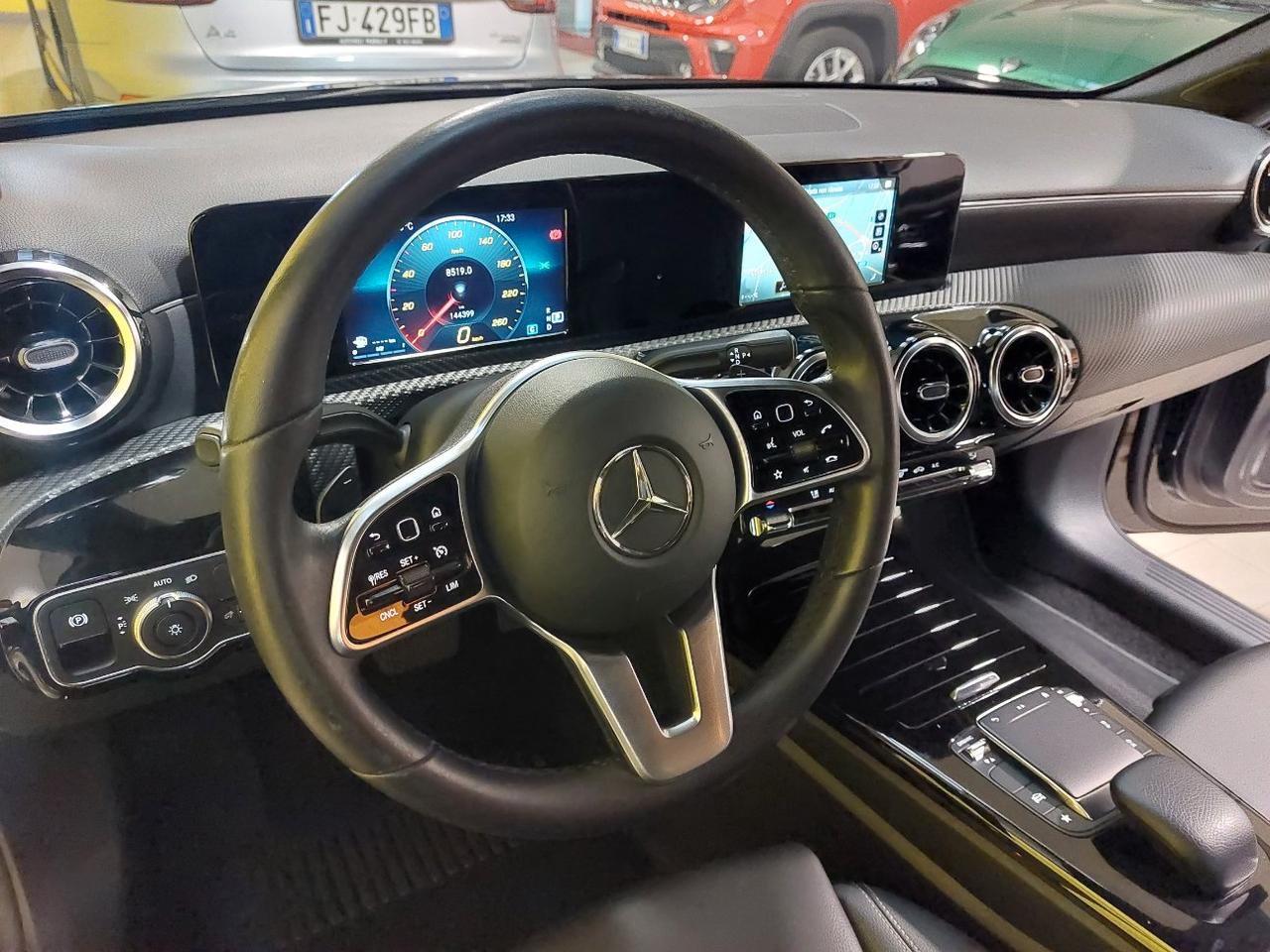 Mercedes A 180 D Business 8G-DCT
