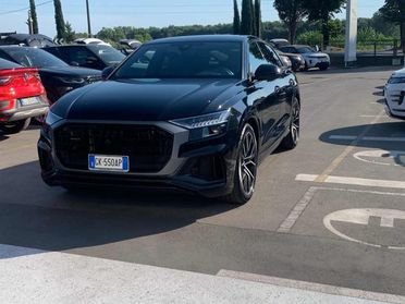 AUDI Q8 55 TFSI quattro tiptronic Sport