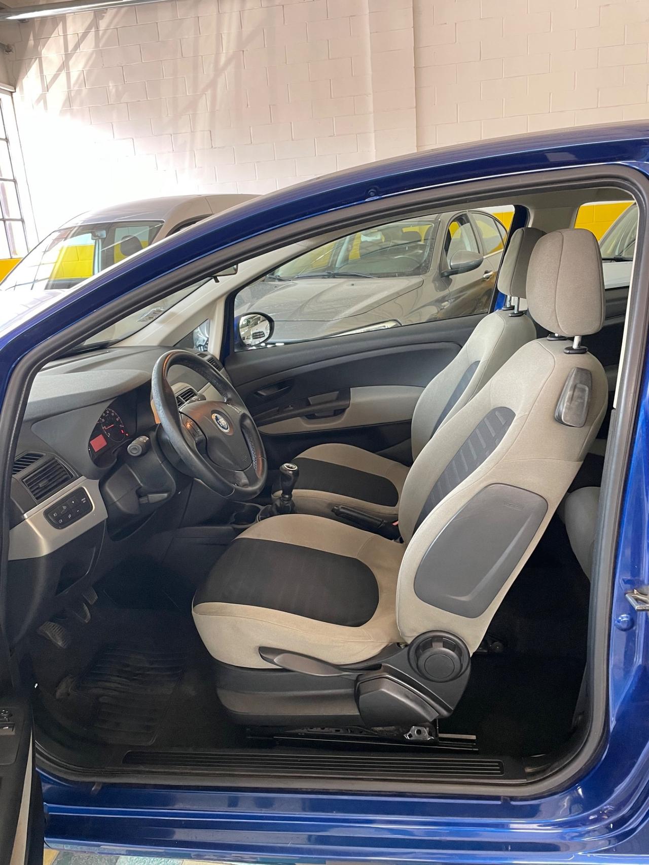 Fiat Grande Punto 1.3 MJT 75 CV 3 porte Active