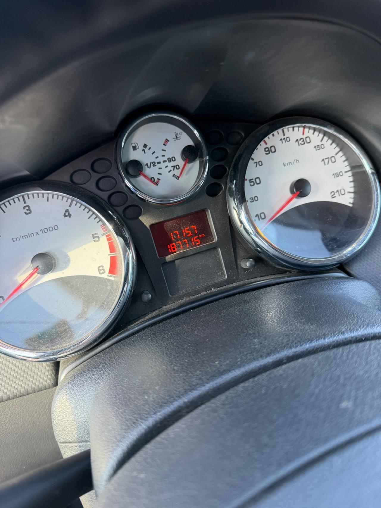 Peugeot 207 1.4 HDi 70CV 3p. Access