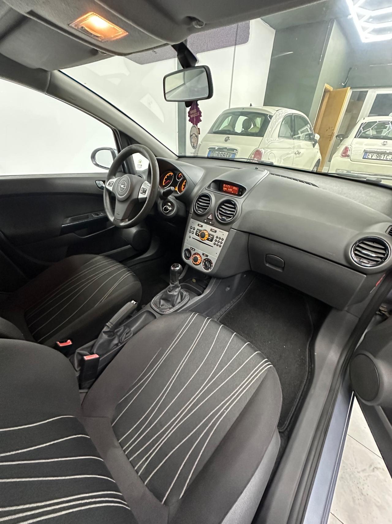 Opel Corsa 1.2 5 porte Easytronic Cosmo