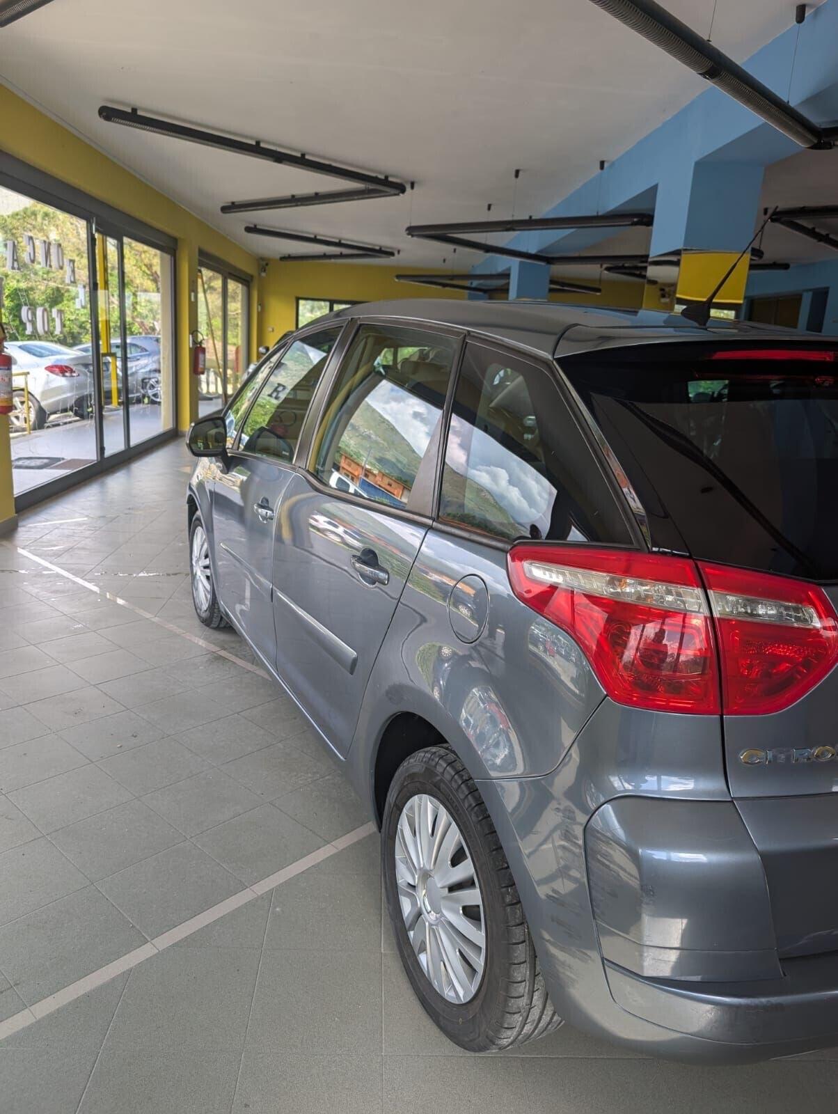 Citroen C4 Picasso 1.6 HDi 110 cv distribuzione effettuata da poco