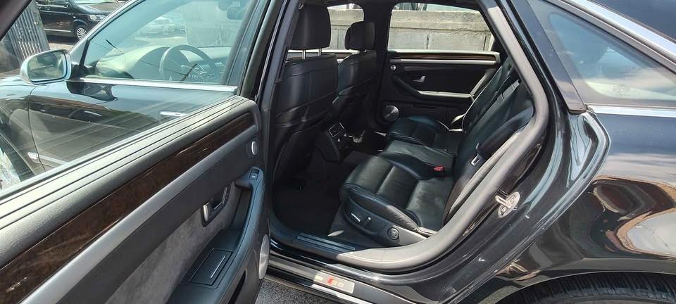 Audi S8 5.2 V10 quattro tiptronic