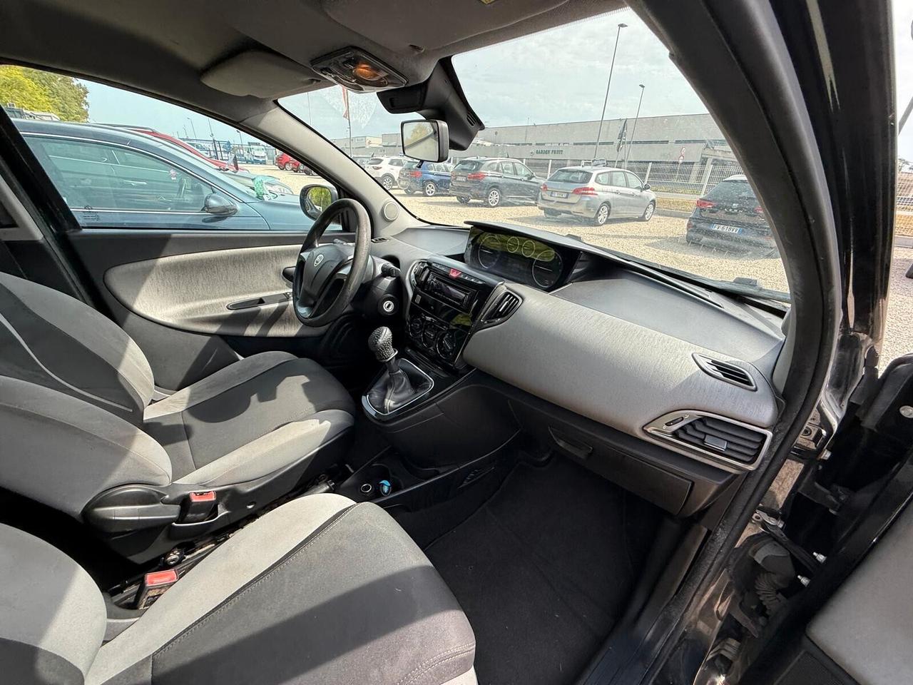 Lancia Ypsilon 0.9 TwinAir 85 CV 5 porte Metano Ecochic Gold