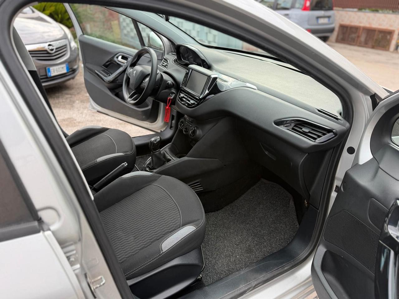 Peugeot 208 BlueHDi 75 5 porte Allure