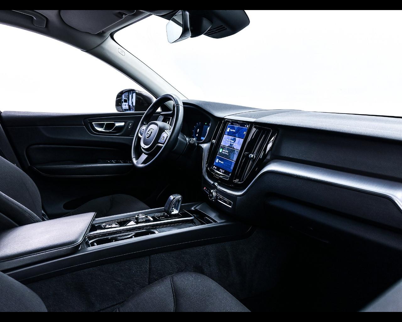 VOLVO XC60 (2017-->) - XC60 T6 Recharge Plug-in Hybrid AWD Inscription Expression