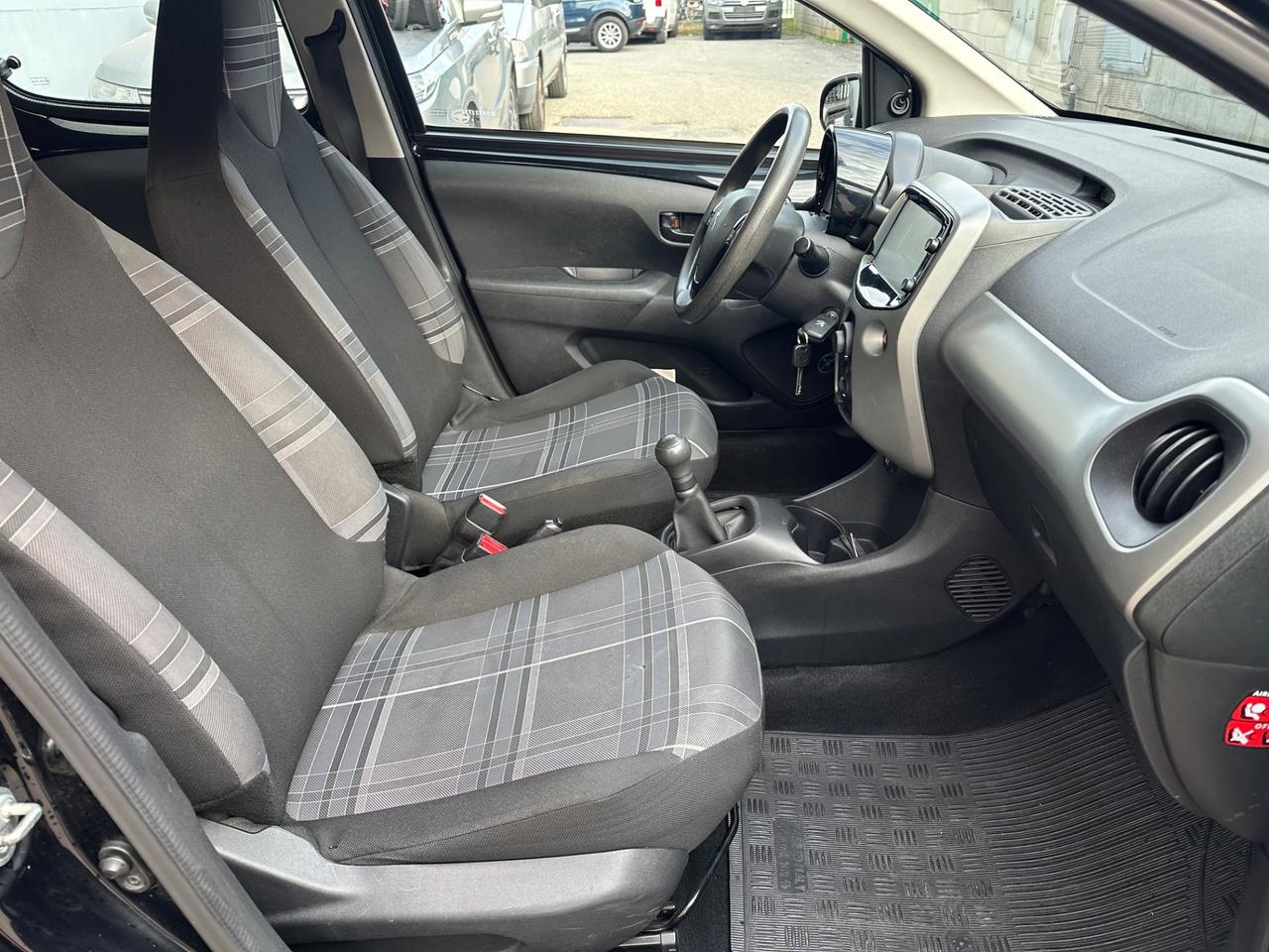 PEUGEOT 108 BENZINA NEOPATENTATI