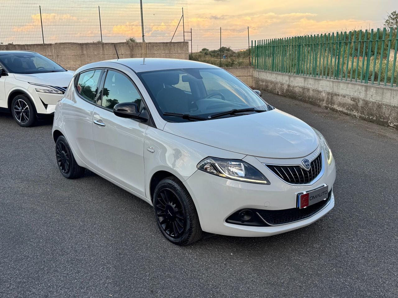 Lancia Ypsilon 1.0 FireFly 5 porte S&S Hybrid Ecochic Silver