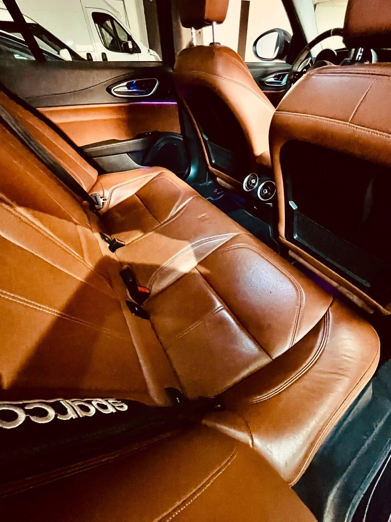 Alfa Romeo Giulia 2.2 Turbodiesel 180 CV AT8 Business Sport Launch Ed.