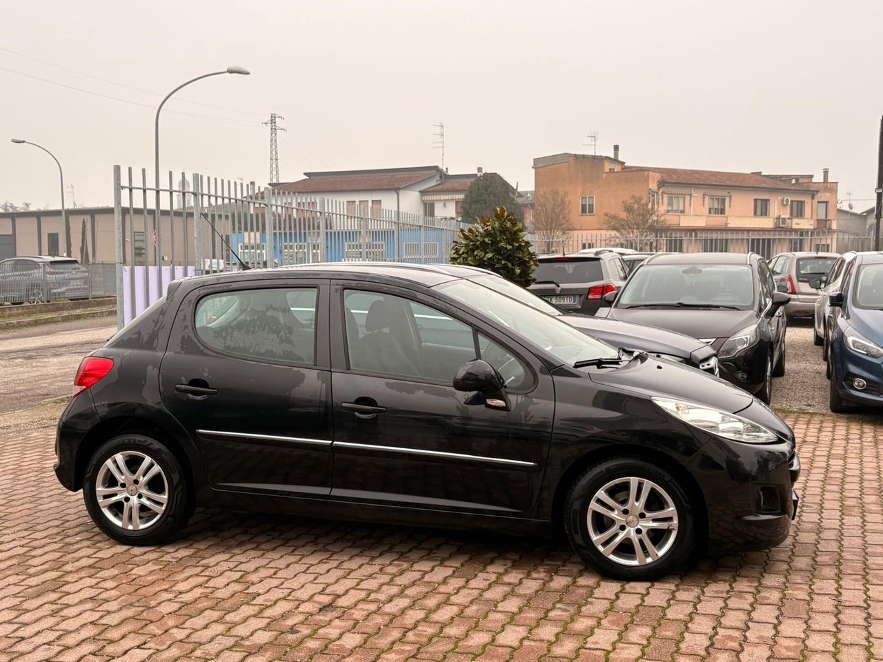 Peugeot 207 Plus 1.4 8V 75CV 5p. ECO GPL