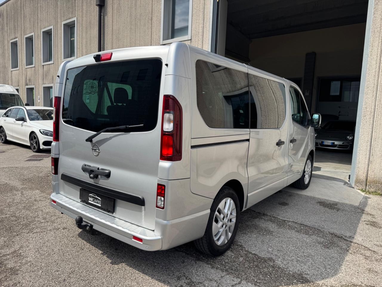 Opel Vivaro 8 posti