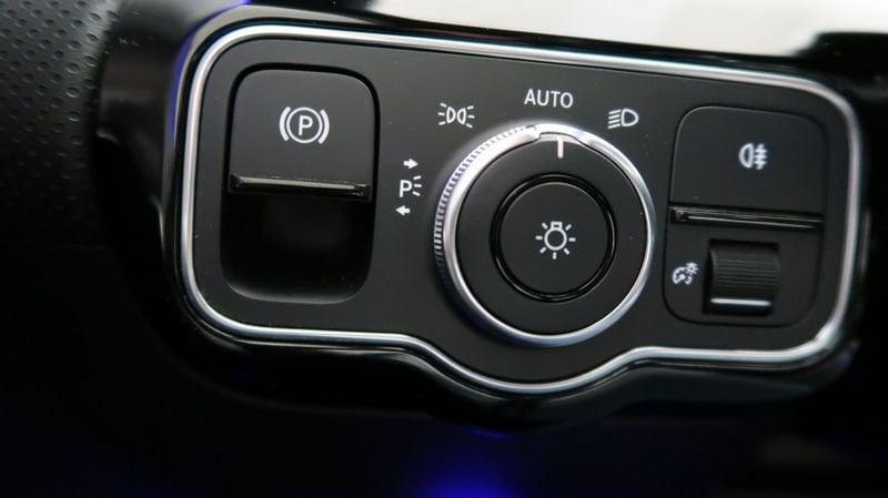 Mercedes-Benz Classe A A 180 d Premium Night edition auto