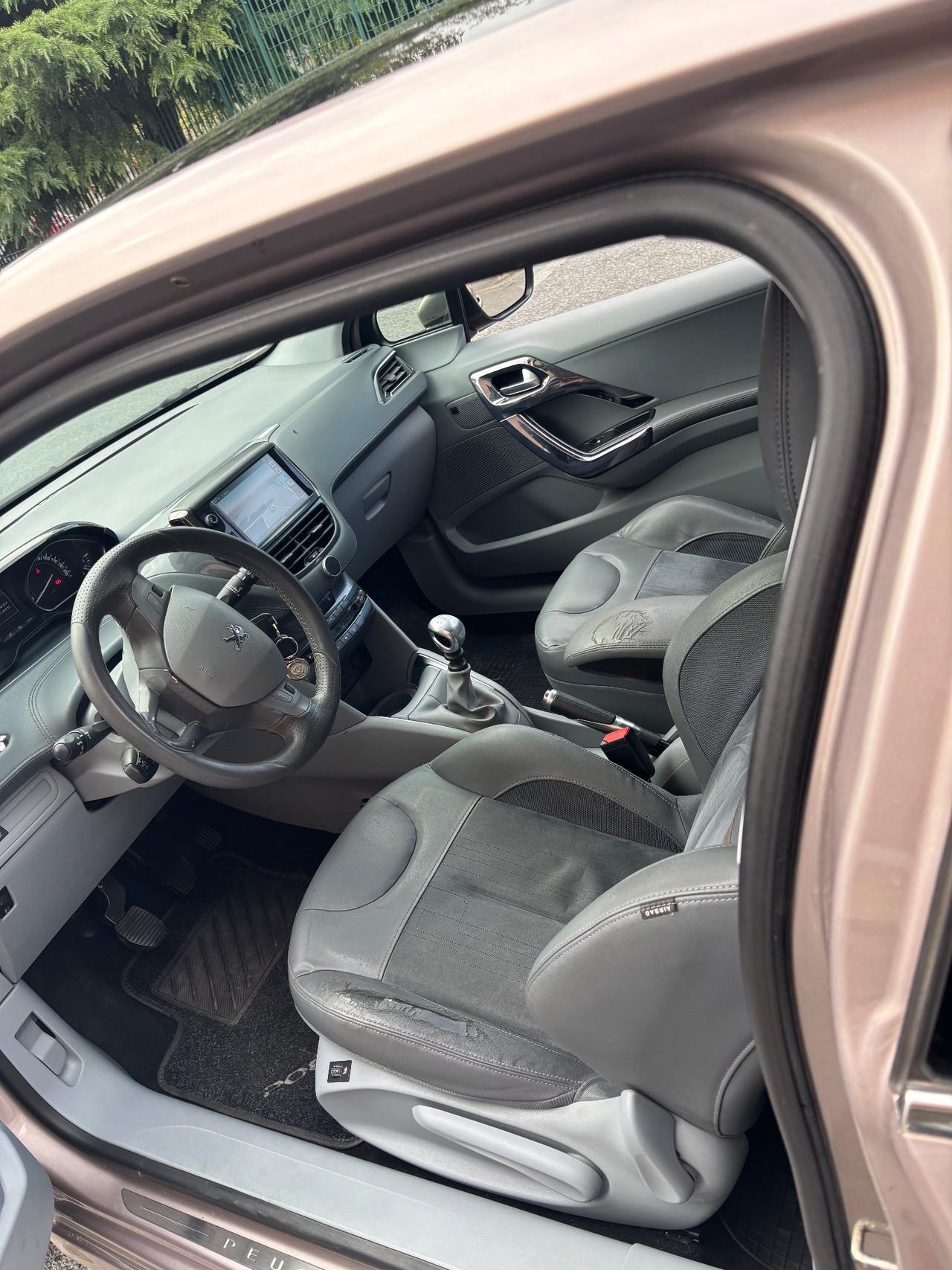 Peugeot 208 1.6 e-HDi 115 CV Stop&Start 3 porte XY