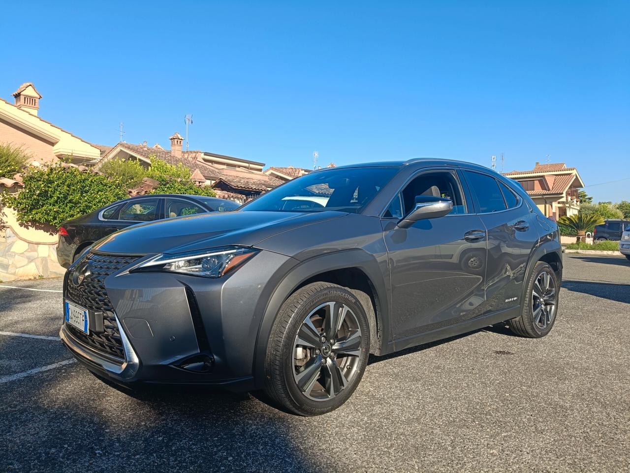 Lexus UX UX Hybrid 60 Mila km unipro