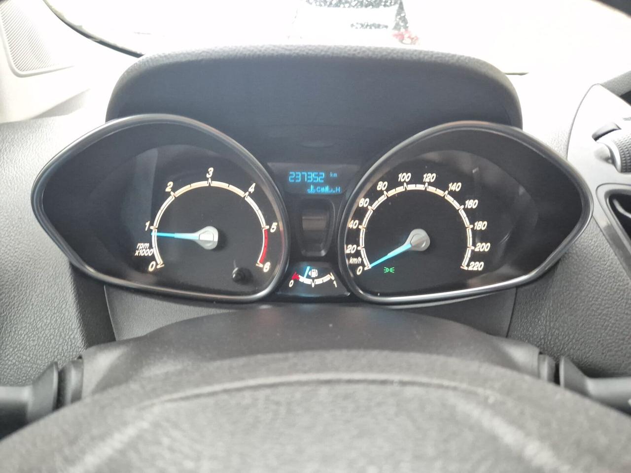 Ford Tourneo Courier 1.5 TDCI Titanium E6B