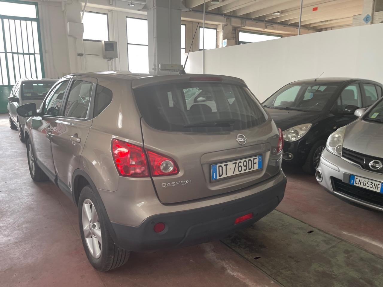 Nissan Qashqai 2.0 dCi DPF Visia 4x4