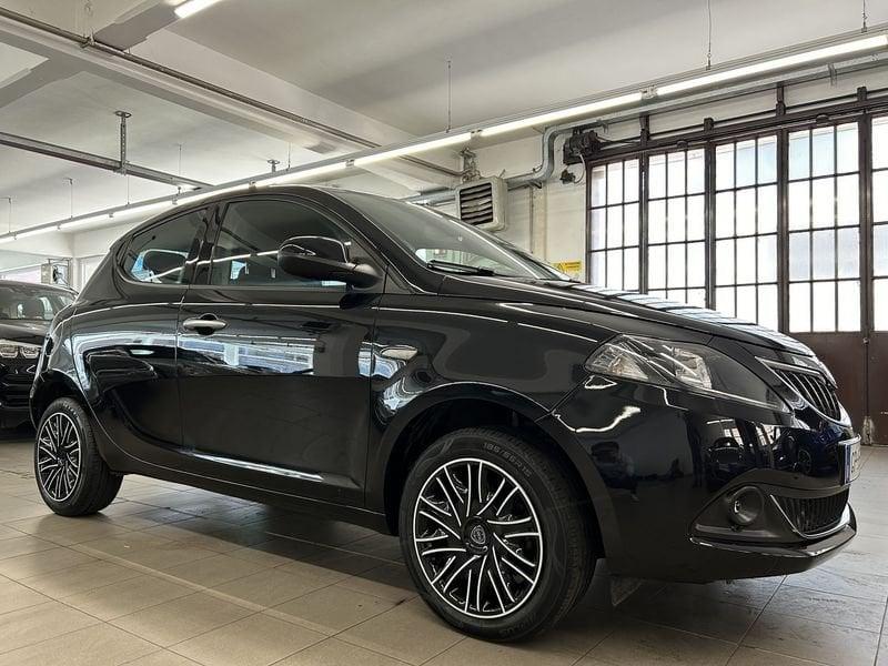 Lancia Ypsilon 1.0 FireFly 5 porte S&S Hybryd Gold