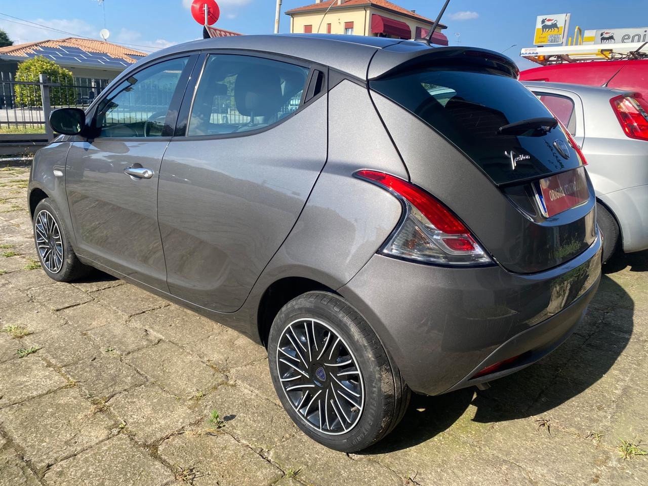 Lancia Ypsilon 1.0 FireFly 5 porte S&S Hybrid Silver Plus