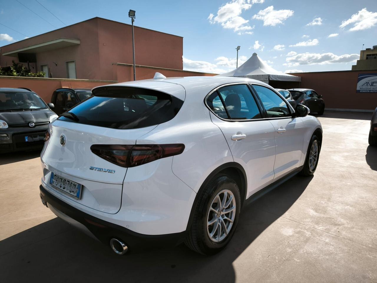 Alfa Romeo Stelvio 2.2 Turbodiesel 160 CV AT8 RWD Business