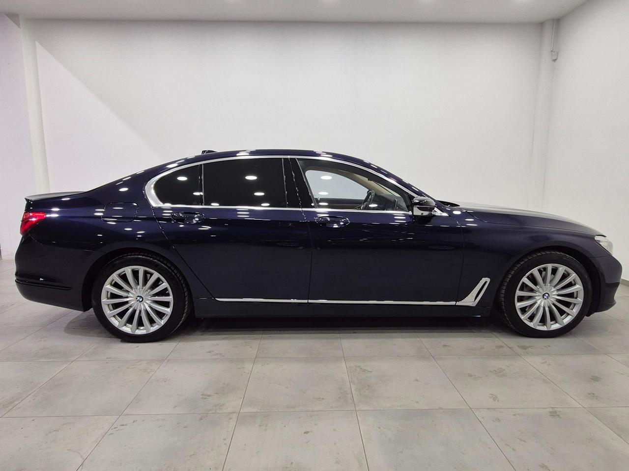 BMW 730 d Luxury auto - ACC/Lim - Cam 360 - Tetto - 4 RUOTE STERZANTI
