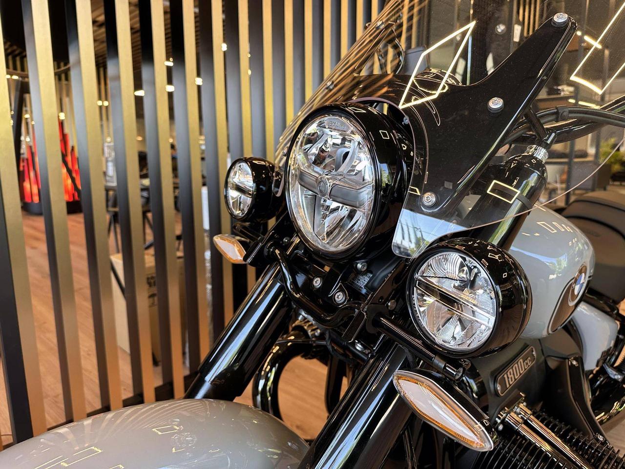 BMW R 18 Classic Blacked Out