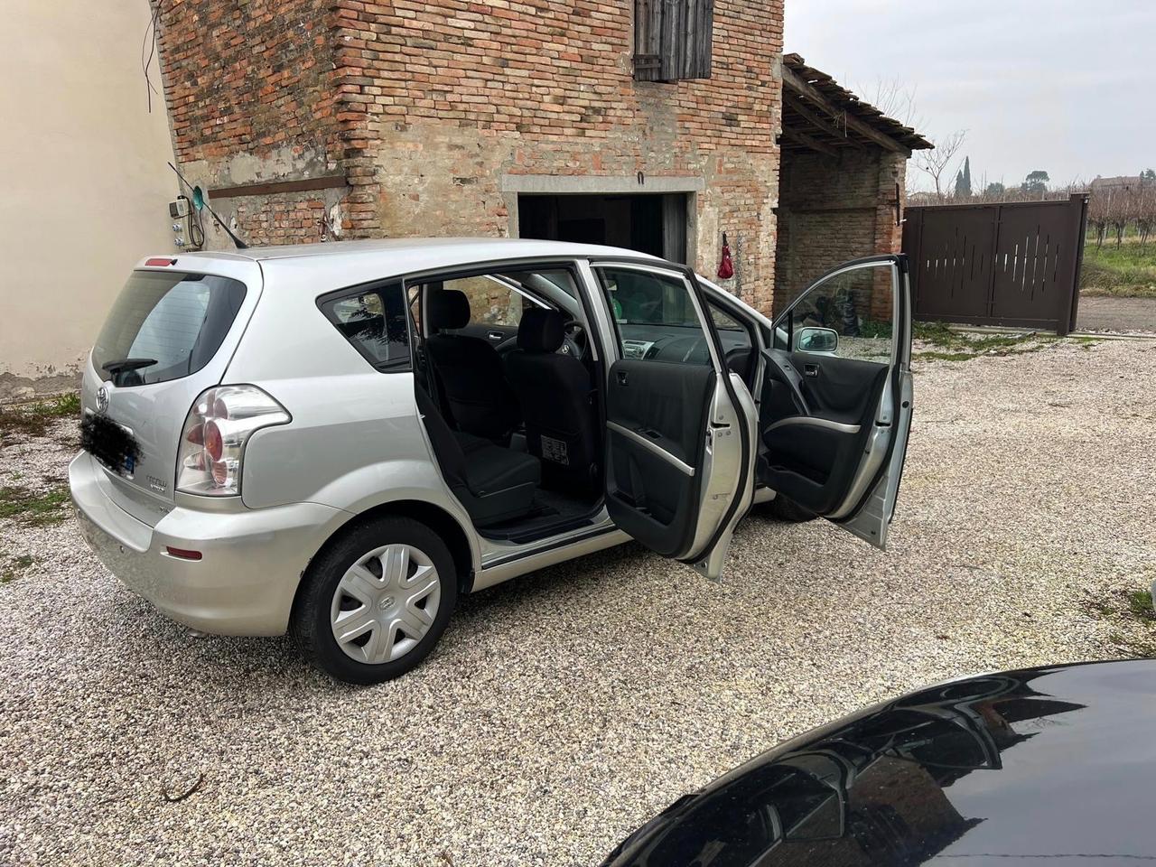 Toyota Corolla Verso 2.2 16V D-4D