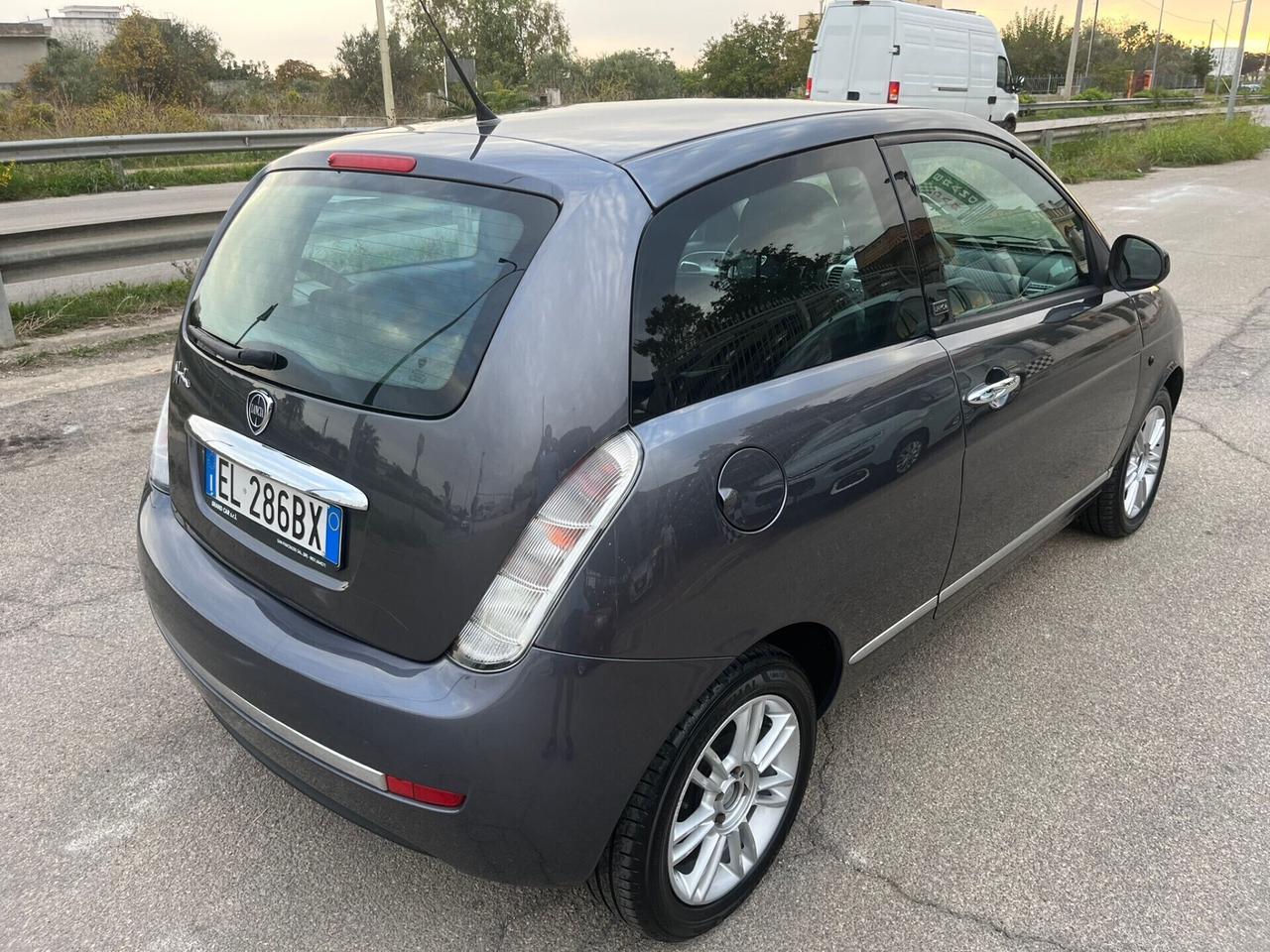 Lancia Ypsilon 1.4 Unyca GPL Unipro 2012