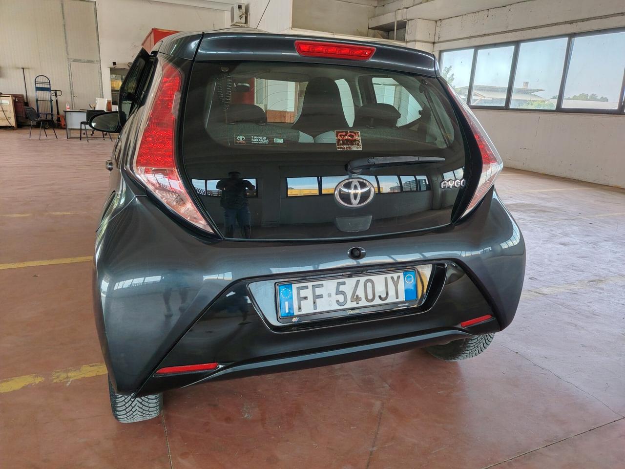 Toyota Aygo 1.0 VVT-i 69 CV 5 porte x-wave MMT