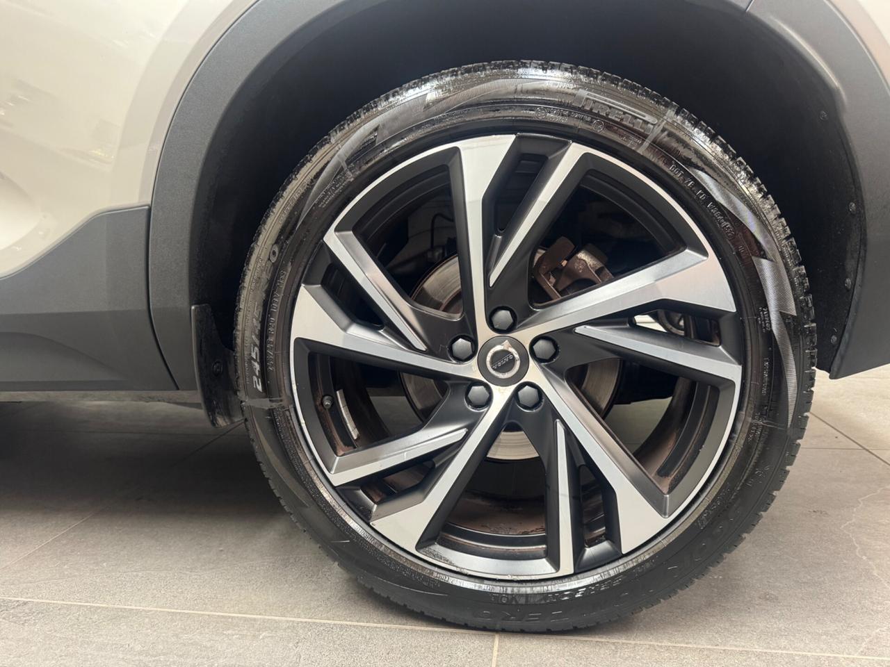 Volvo XC40 D4 AWD Geartronic R-design Full Optional