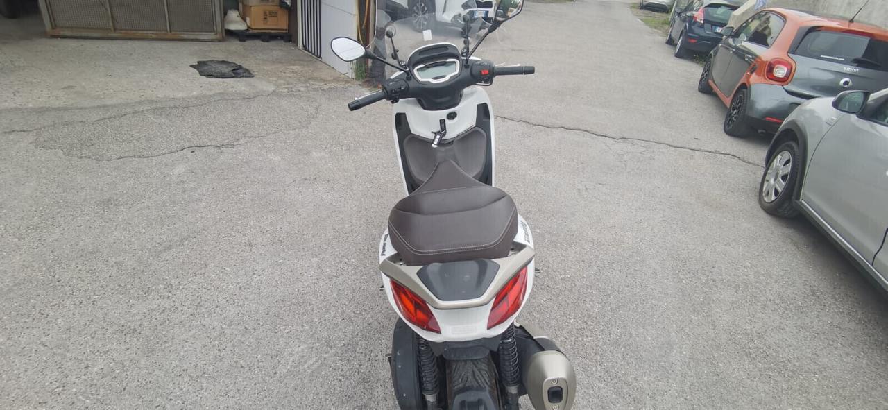 Piaggio Beverly 300 del 2023
