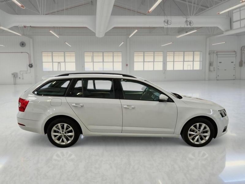 SKODA OCTAVIA WAGON 1.6 TDI EXECUTIVE