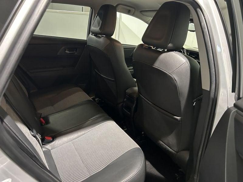 Toyota Auris 1.8 Hybrid Lounge