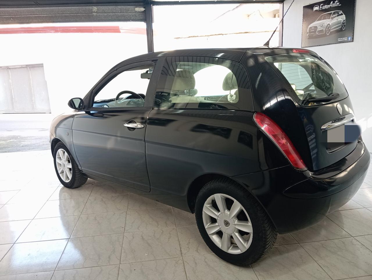 Lancia Ypsilon 1.4 benzina CON GARANZIA